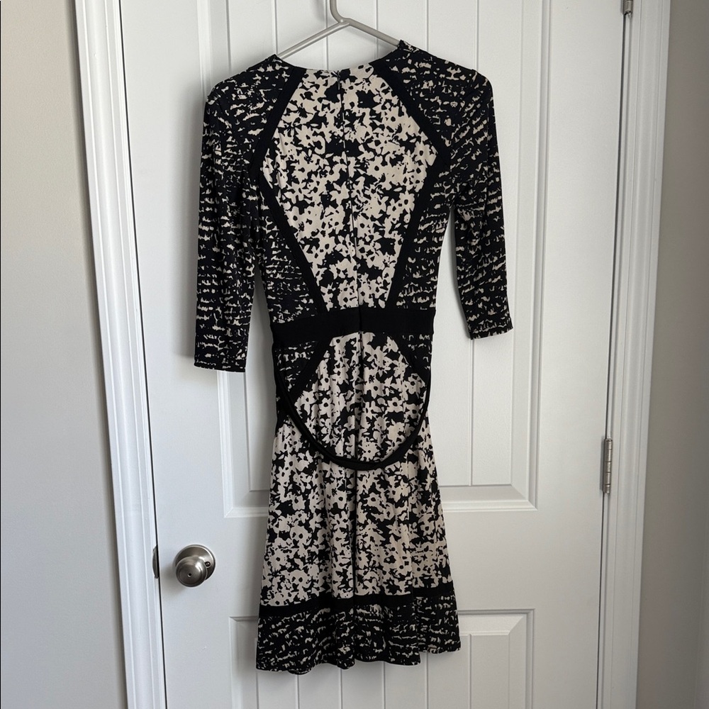 Taylor Black and Cream Long Sleeve Dress - Picture 4 of 4
